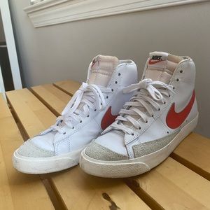 Nike Blazer Mid ‘77 - habanero red
